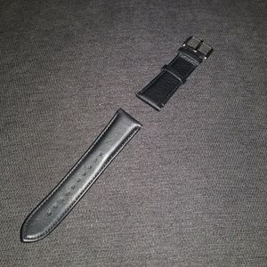 22 mm black leather fossil strap NWOT